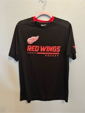 Fanatics Black and Red Detroit Red Wings Short Sleeve Tee